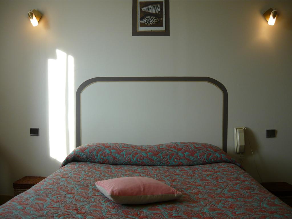Hotel-Restaurant De L'Abbaye Plancoet Номер фото
